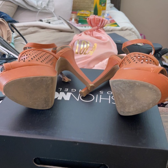 CHARLOTTE RUSSE - Picture 2 of 3